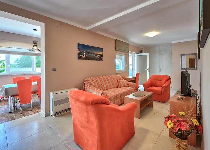 Teuta_commodious At The 아파트